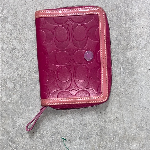 Coach pink leather travel passport and card holder/wallet with zipper - Picture 1 of 7
